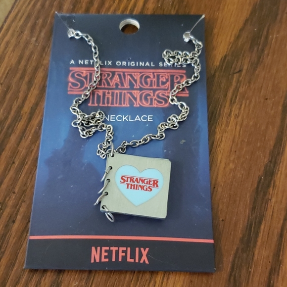 stranger things Other - Stranger Things fan locket
